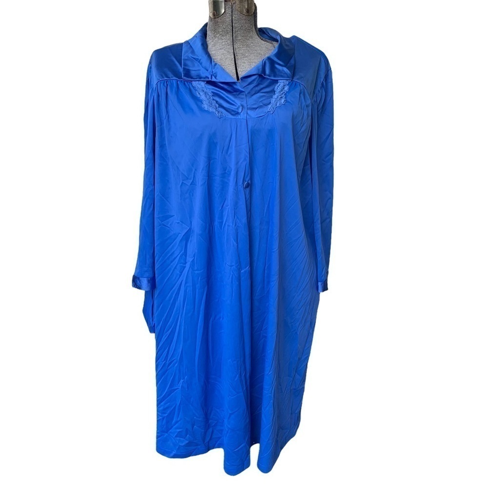 Vintage Vanity Fair Robe